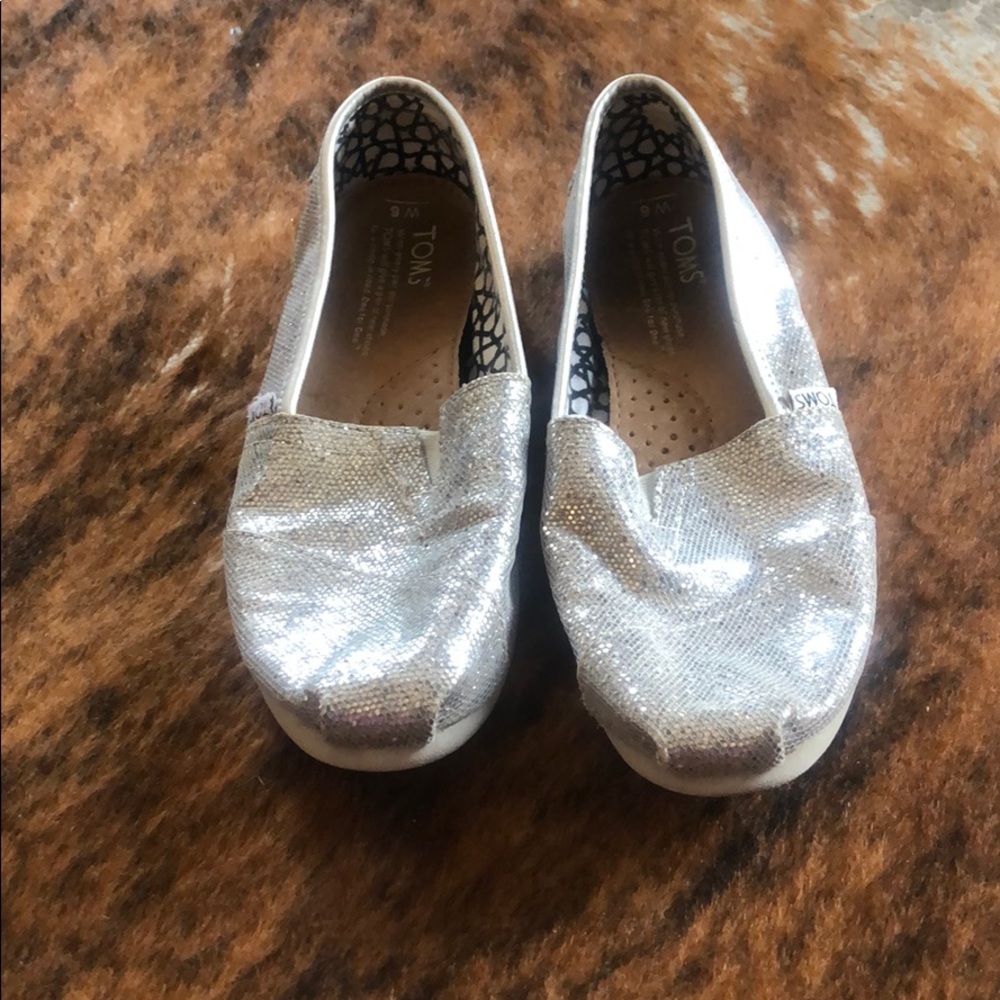 Toms